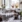 Elegant restaurantbord med glas og blomster til selskab