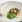 Elegant ret med grøntsager og grøn purékrem anrettet
