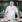 Executive chef præsenterer elegante retter i professionelt køkken